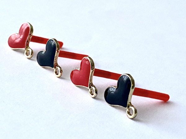 12,5 mm akrylove srdce čierne