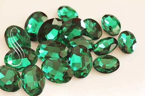 zelená emerald