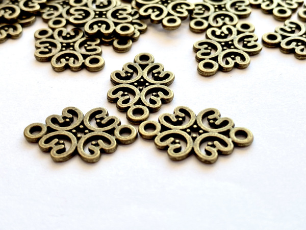 4. Bronzový spoj 13x20