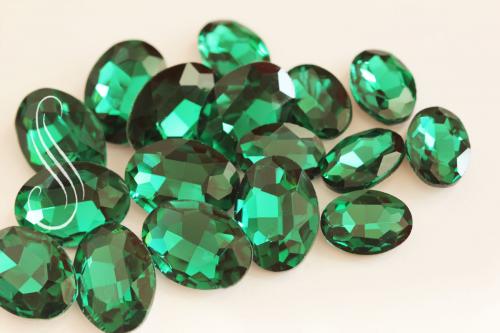 zelená emerald